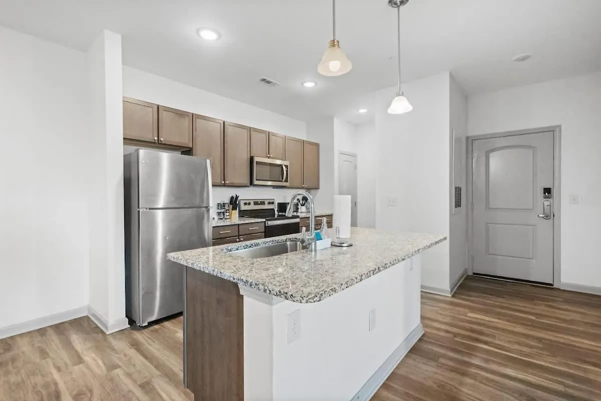 Upscale King 2Br Suite Mins To Uptown Charlotte