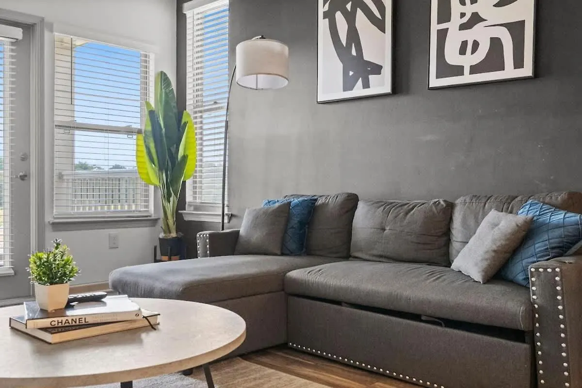 Upscale King 2Br Suite Mins To Uptown Charlotte